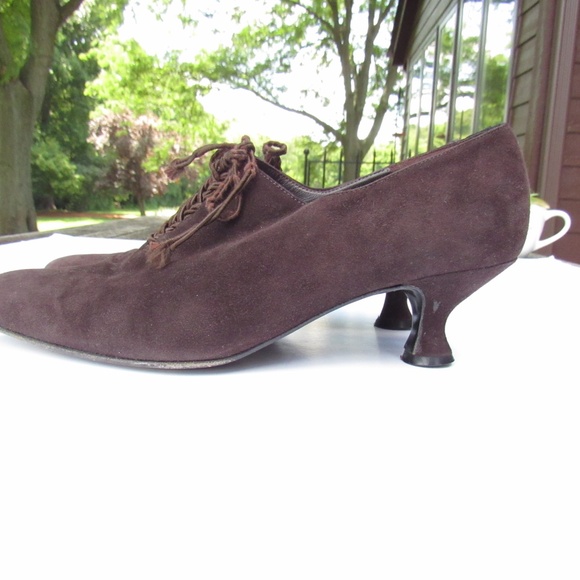 Barneys New York Dark Brown Suede Lace Top Almond Toe Shoes 39 / US 8.5 - Picture 16 of 16